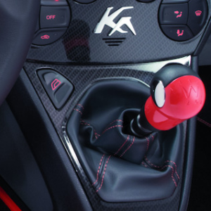 Ročica prestavne ročice rdeča s črnim usnjem